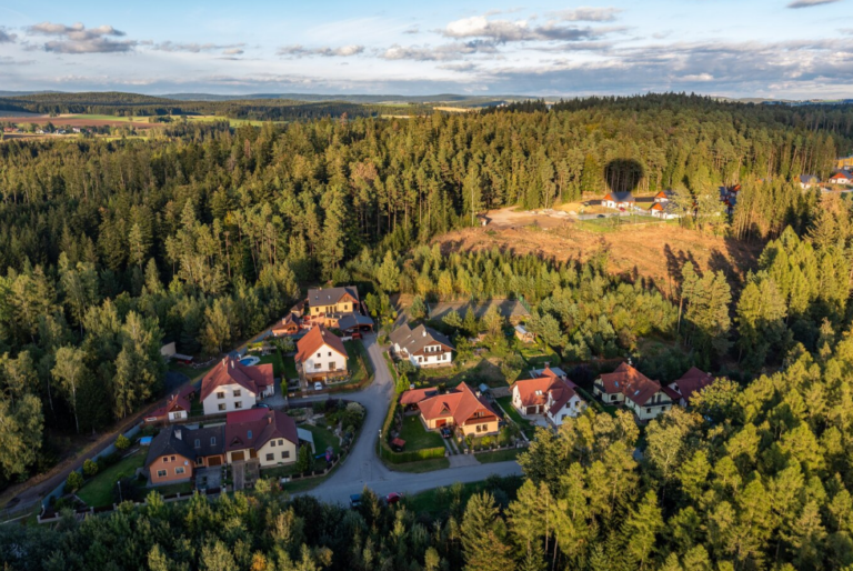Why Klaxon Lake Listing Is the Go-To Source for Luxury Properties in Haliburton