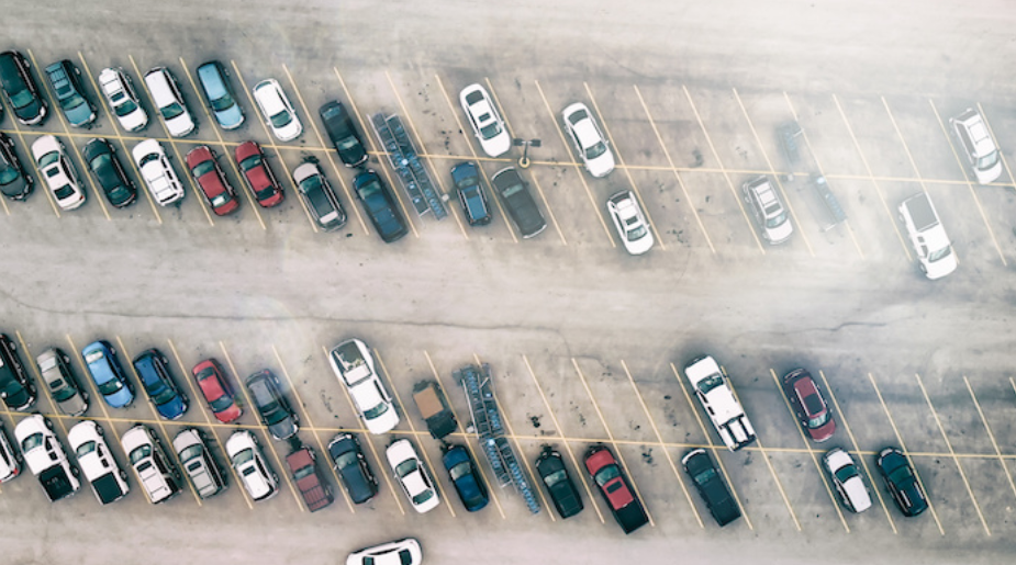 5 Benefits of Using a Designated Parking Area at the Airport
